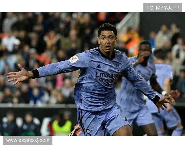 麦迪逊社媒分享儿子穿贝林厄姆皇马球衣瞬间展现父爱与足球梦想